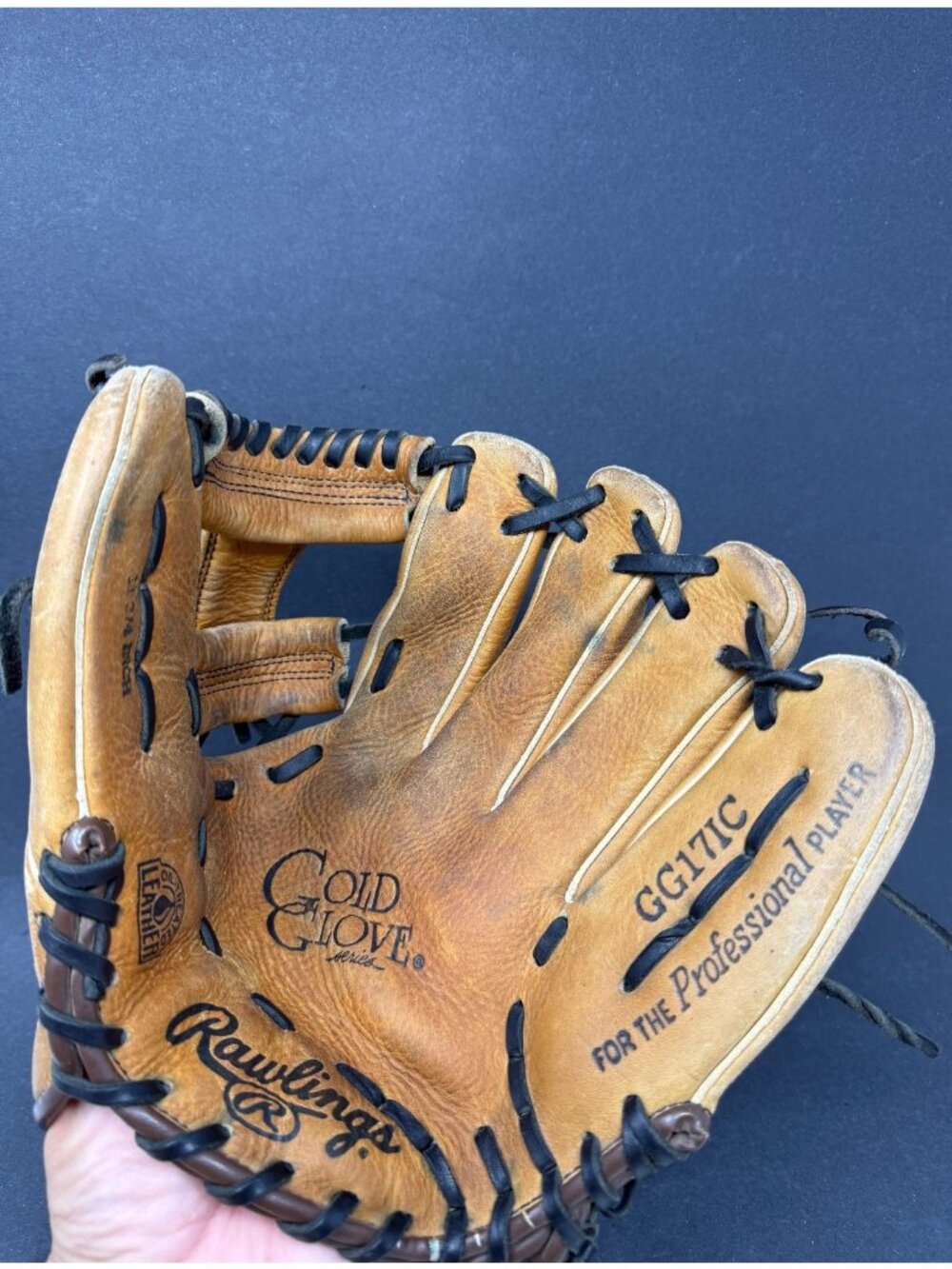 Rawlings Gold Glove Series Model GG17IC 11 3/4” (11.75”) RHT Baseball Cowhide